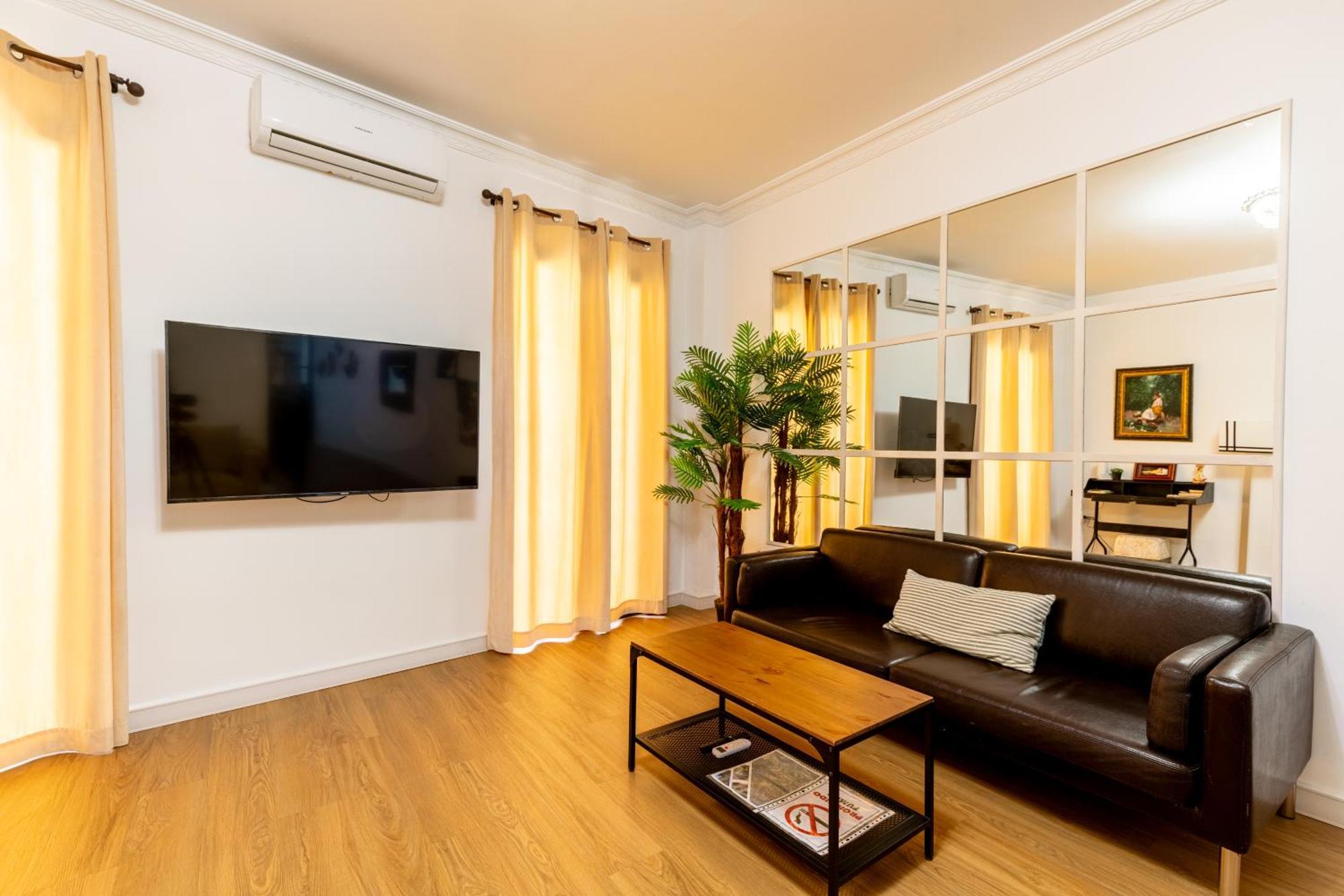 House Sevillana Parking Luaran gambar